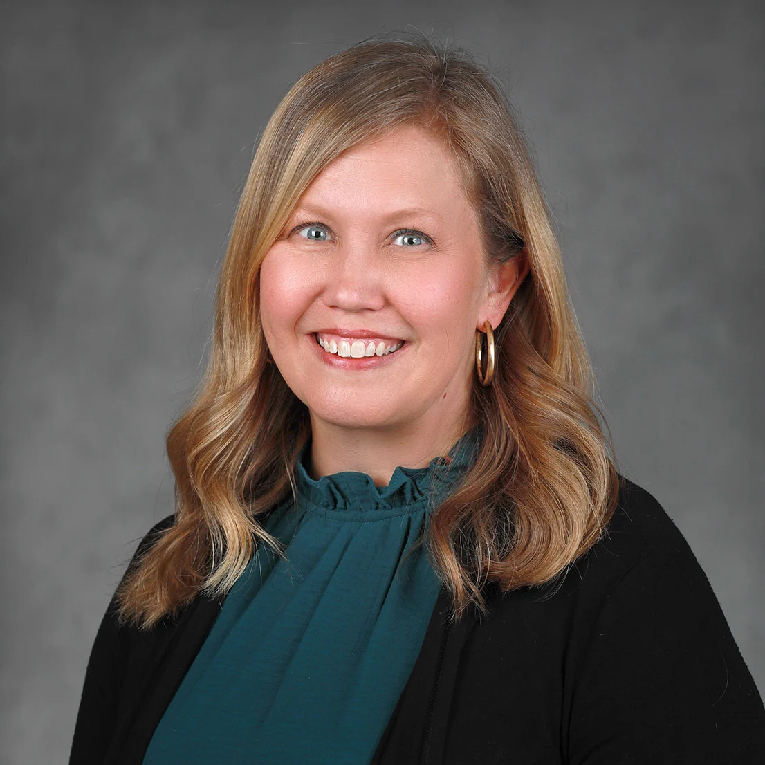 Stephanie Peterson headshot.
